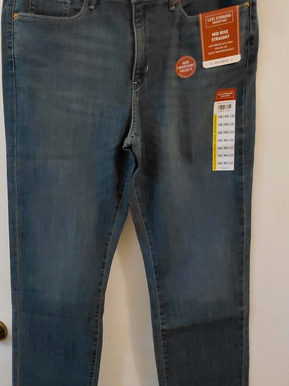 Levi Strauss Signature Jeans Women's Blue MidRise Straight Cut Slimming Stretch